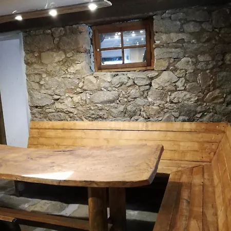 смокиня град Villa Hiszarja